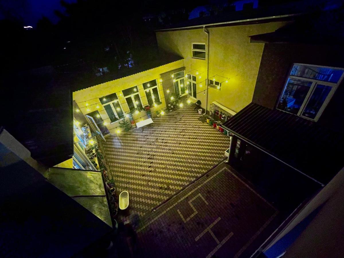 Sweet Home Hostel Bischkek Exterior foto