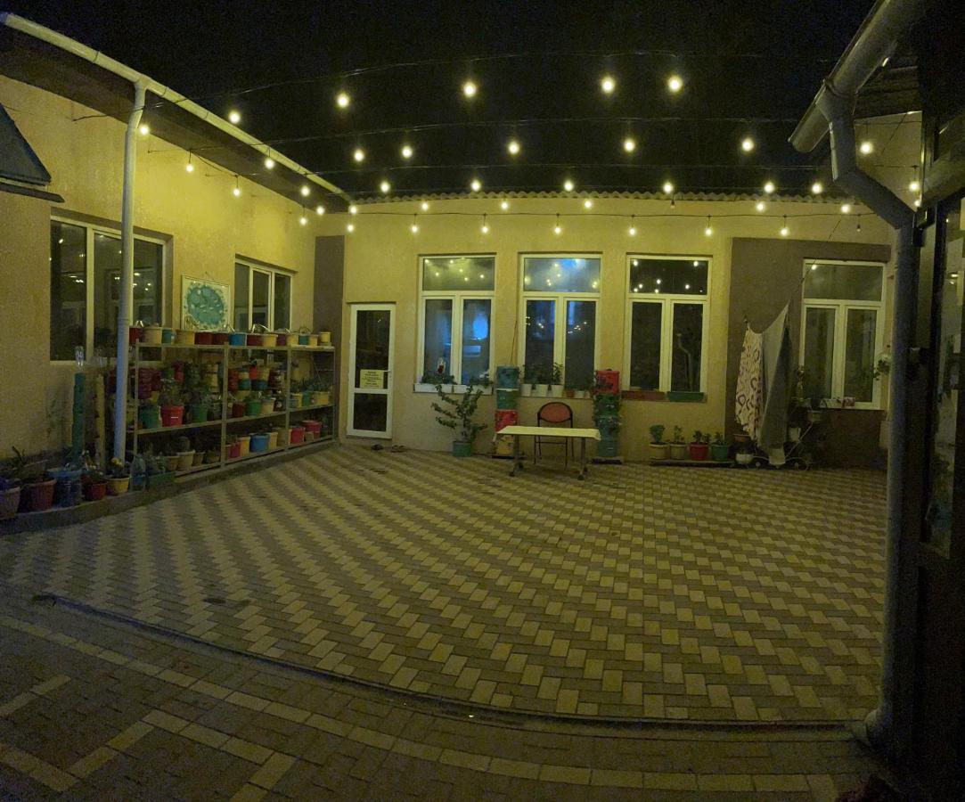 Sweet Home Hostel Bischkek Exterior foto